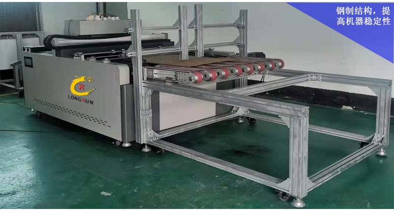 紙箱流水線無版印刷機采用全鋼制結(jié)構(gòu)，提高機器穩(wěn)定性。